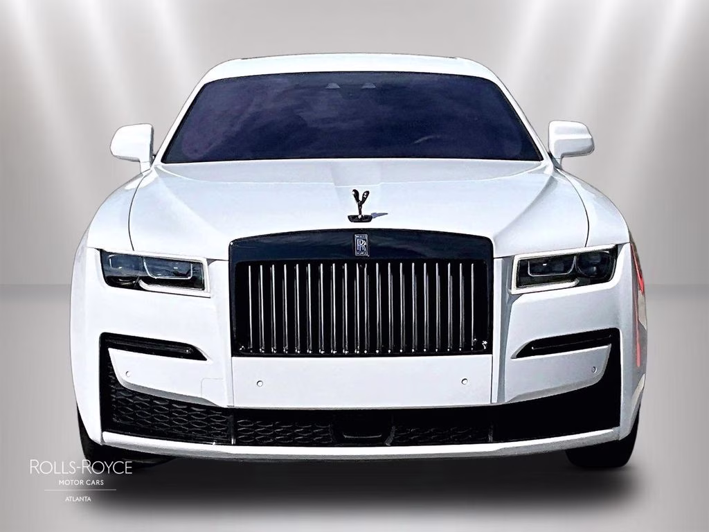 mph002_2900786679_scatd6c00ru222292_2024_rolls_royce_black_badge_ghost_arctic_white_3_112760_b185c14fcd