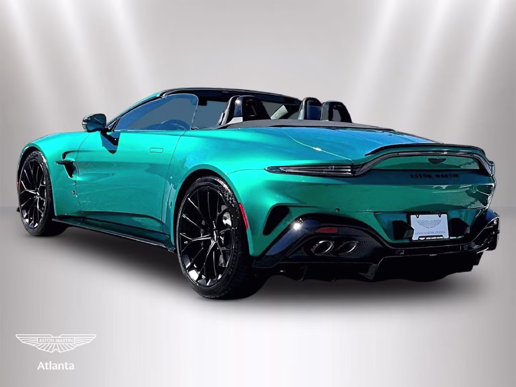 mph002_3085895688_scfsmgnw7tgp12764_2026_aston_martin_vantage_s_roadster_podium_green_3_114592_5c465eaf66