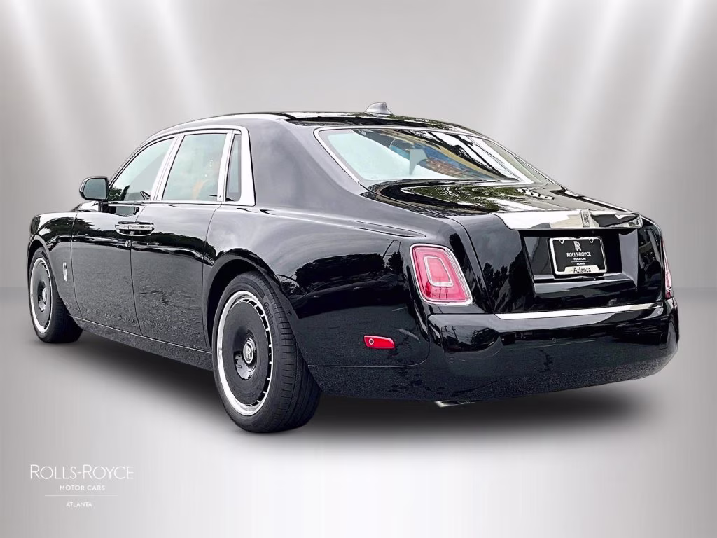 mph002_3575390762_sca23he02vu237670_2027_rolls_royce_phantom_black_diamond_3_114342_e4dffd144f