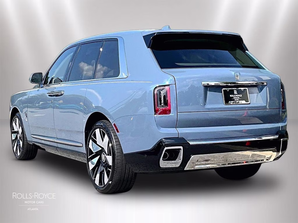 mph002_3727329961_sla23ha03vu236825_2027_rolls_royce_cullinan_wittering_blue_3_112055_fd097e626a
