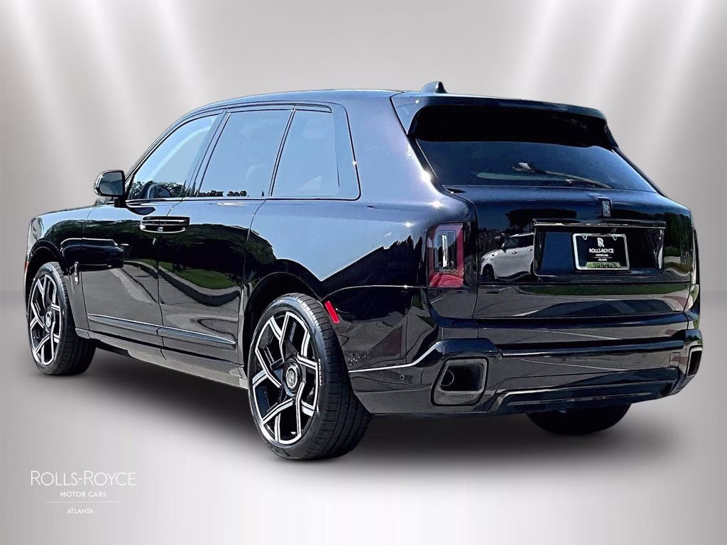 mph002_3786924528_sla43ha01tu235260_2026_rolls_royce_black_badge_cullinan_autumn_mystery_black_3_111929_7f9841d95f