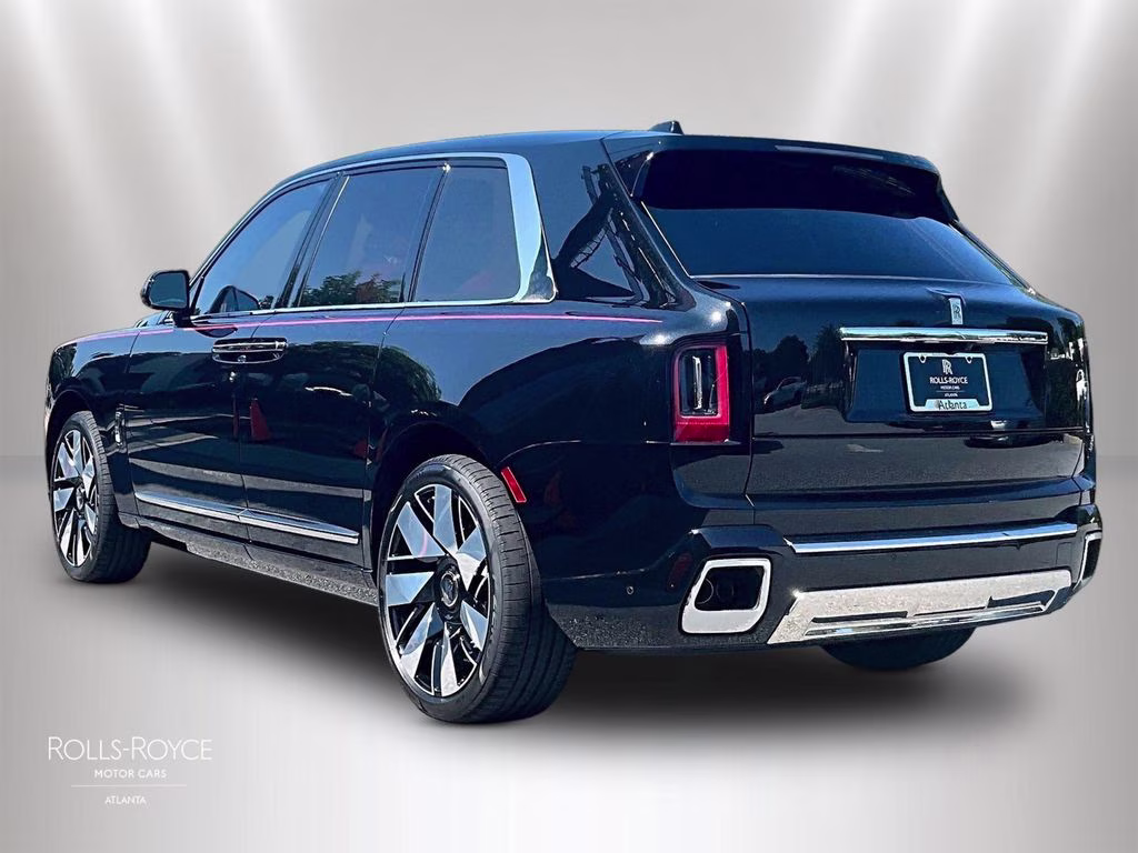 mph002_4010898834_sla23ha0xvu237504_2027_rolls_royce_cullinan_black_diamond_3_113417_63c7be73e9