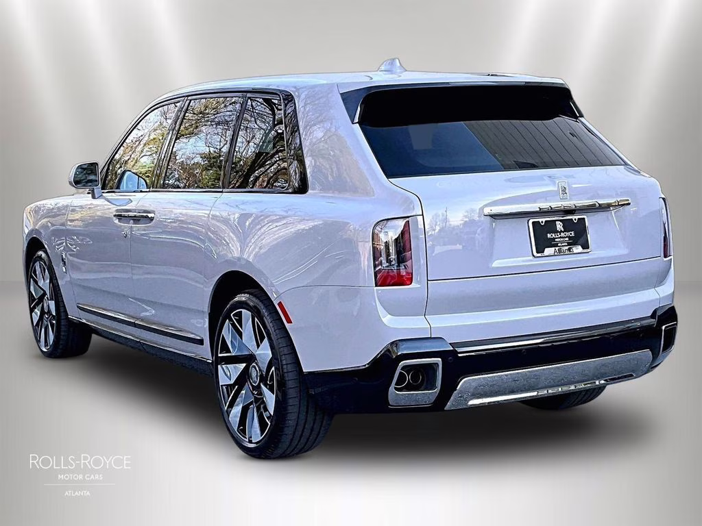 mph002_4113635017_sla13ha0xtu234675_2026_rolls_royce_cullinan_tempest_gray_3_109367_8725327f93