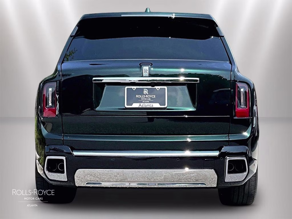 mph003_1455884904_sla23ha08vu236920_2027_rolls_royce_cullinan_dark_emerald_4_111982_946b6e6c6c