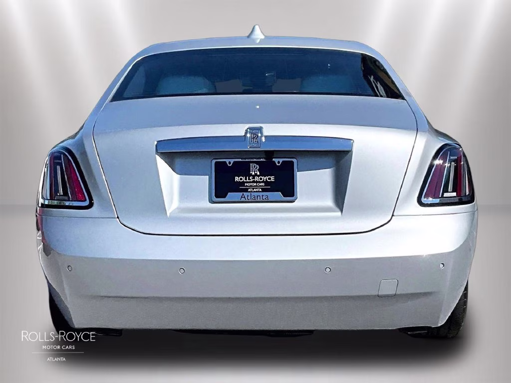 mph003_1567690922_sca23gz09vu237847_2027_rolls_royce_ghost_silver_4_114454_e3646c83d8