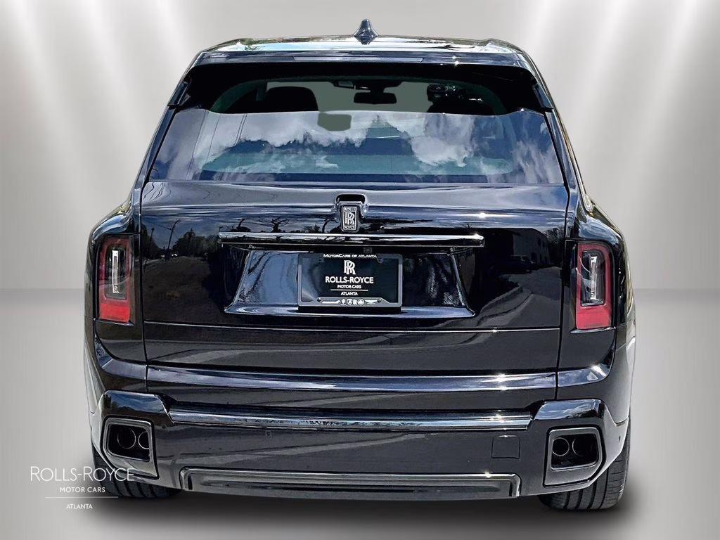 mph003_1989678542_sla43ha01tu235260_2026_rolls_royce_black_badge_cullinan_autumn_mystery_black_4_109726_ea949f6519