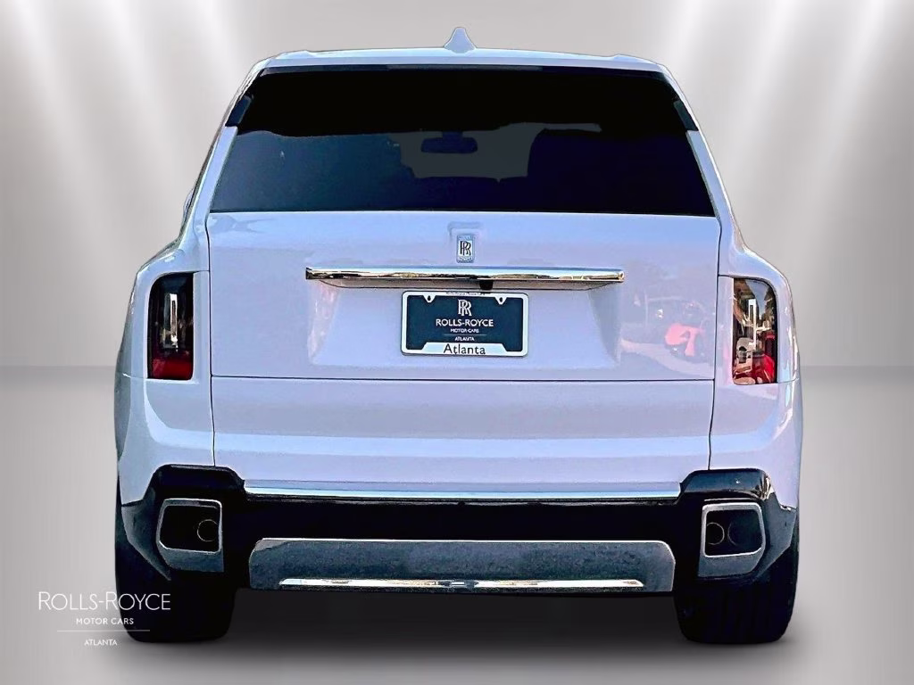 mph003_338058792_sla23ha01vu238136_2027_rolls_royce_cullinan_white_4_114761_d67dd35f2b