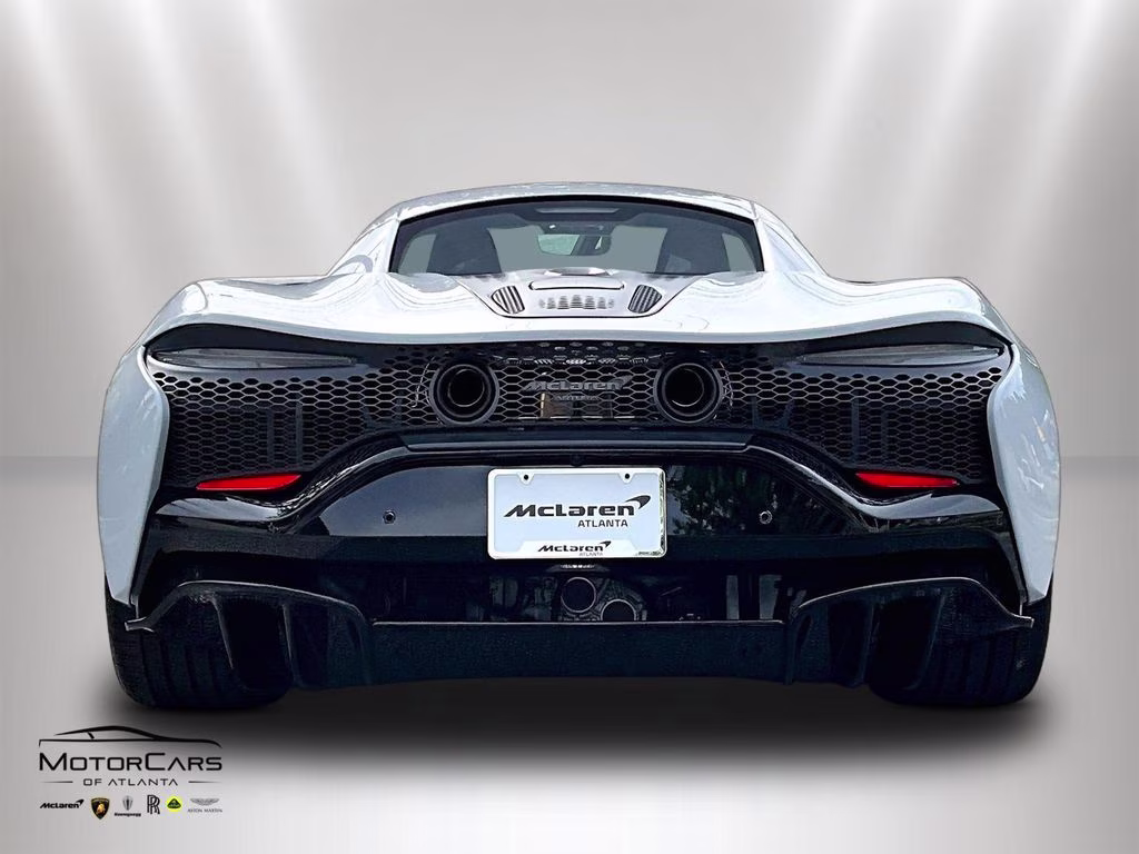 mph003_4095179302_sbm16aea7tw004663_2026_mclaren_artura_grey_4_111622_fe3a5a9b7e