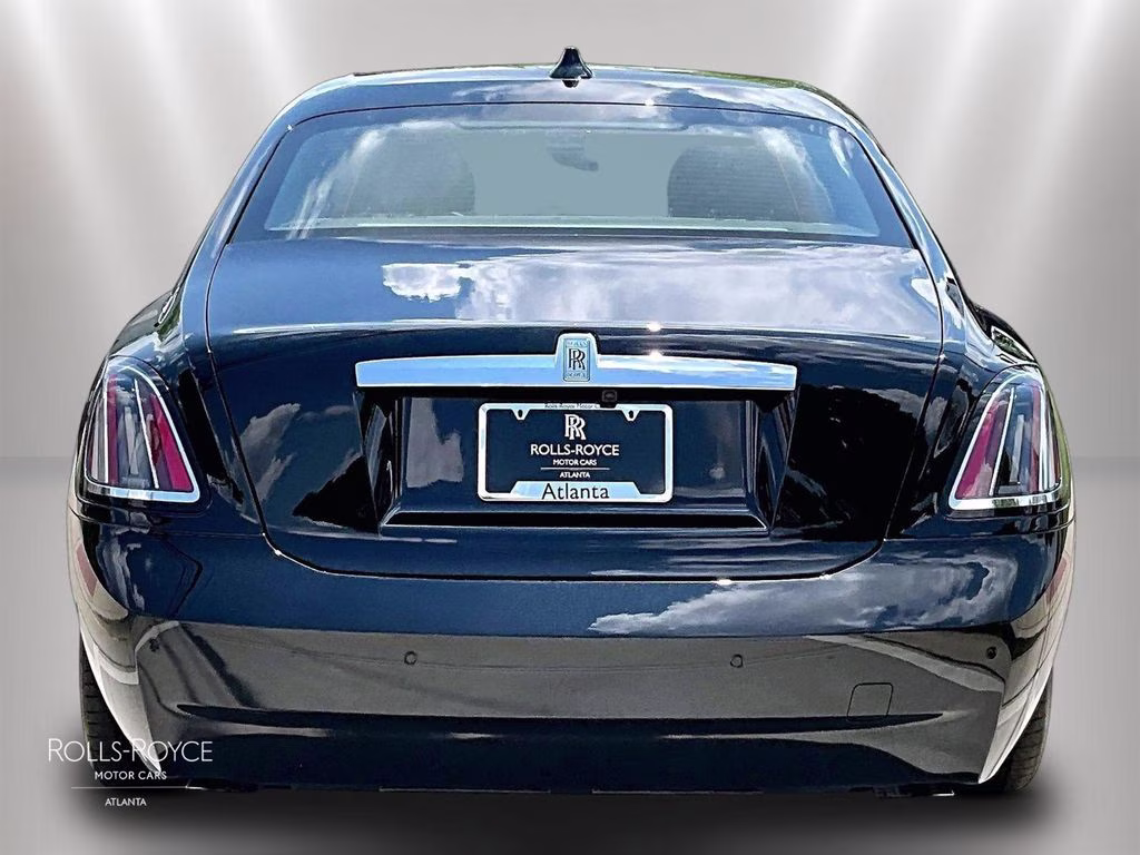 mph003_809619277_sca23gz03vu236404_2027_rolls_royce_ghost_black_diamond_4_111455_34a9ac96e0