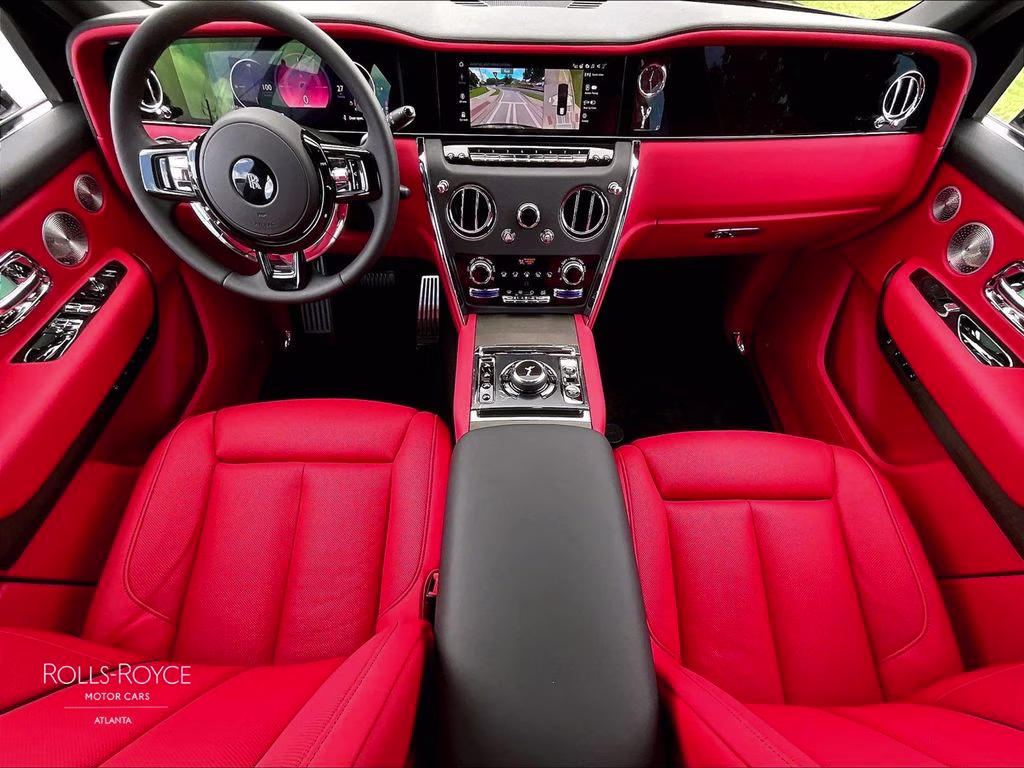 mph004_1359386316_sla23ha00vu236801_2027_rolls_royce_cullinan_black_diamond_5_111647_37f86ae6e7
