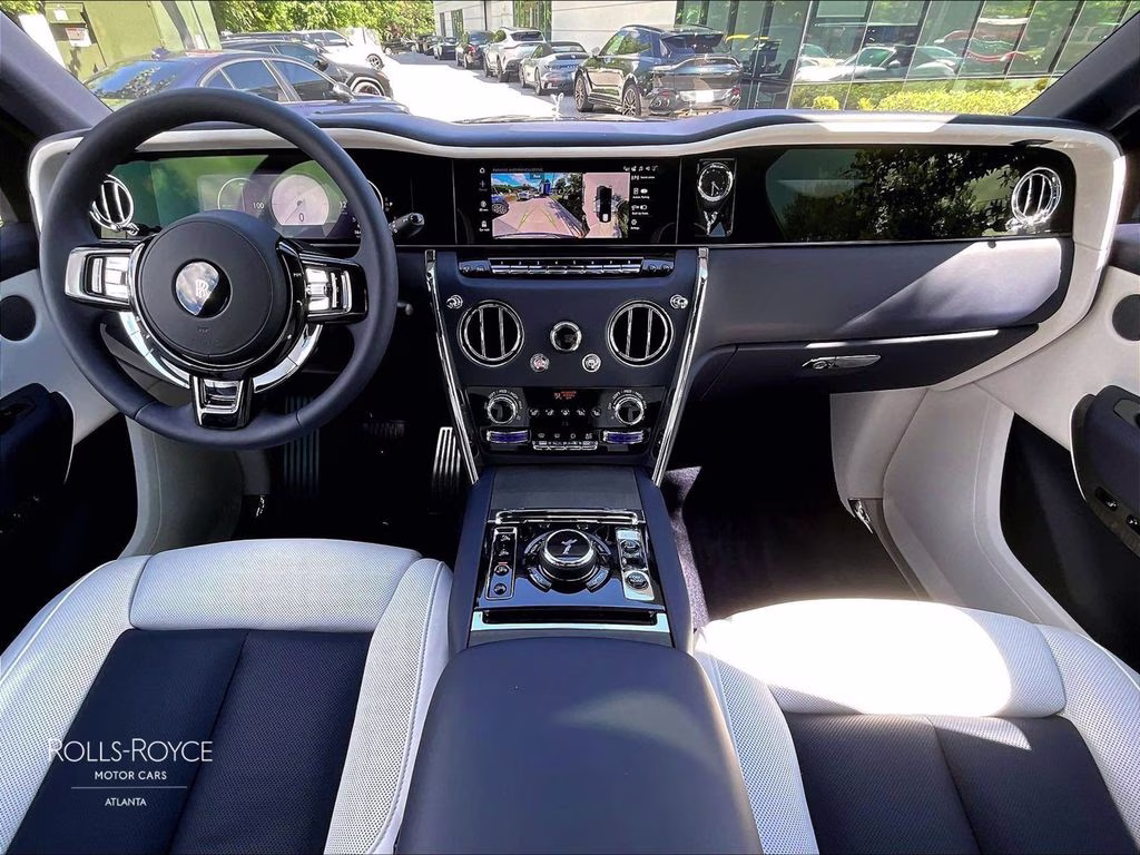 mph004_1602602921_sla23ha07vu236617_2027_rolls_royce_cullinan_iguazu_blue_5_111742_57761aede2