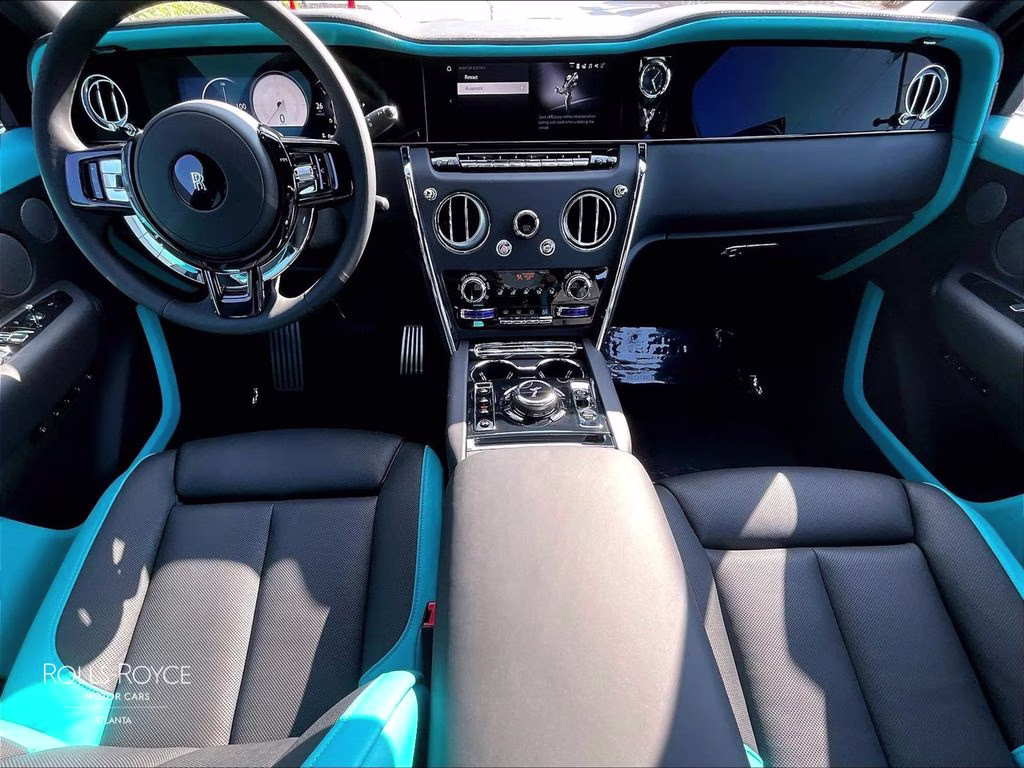 mph004_2503410681_sla23ha02vu237416_2027_rolls_royce_cullinan_tempest_gray_5_113423_e0636bd554