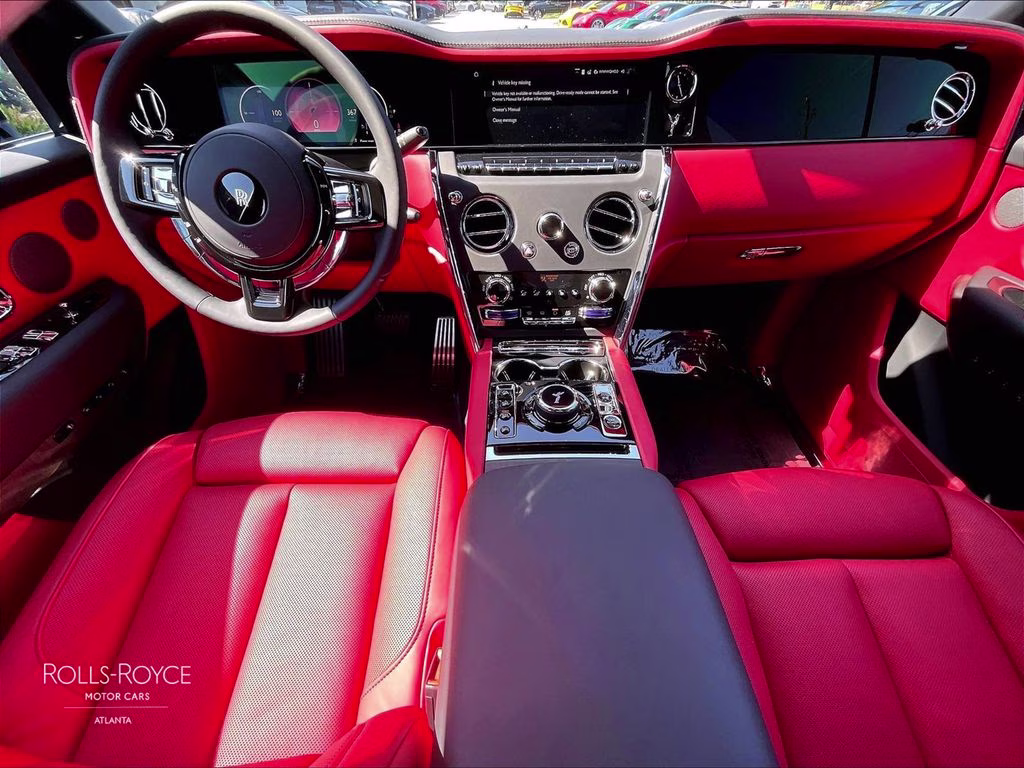 mph004_2669146055_sla23ha0xvu237504_2027_rolls_royce_cullinan_black_diamond_5_113417_752eff100d