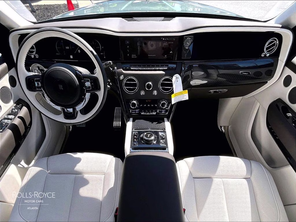 mph004_2744090853_sla33ha01vu236374_2027_rolls_royce_black_badge_cullinan_monteverde_5_111286_eca79200b8