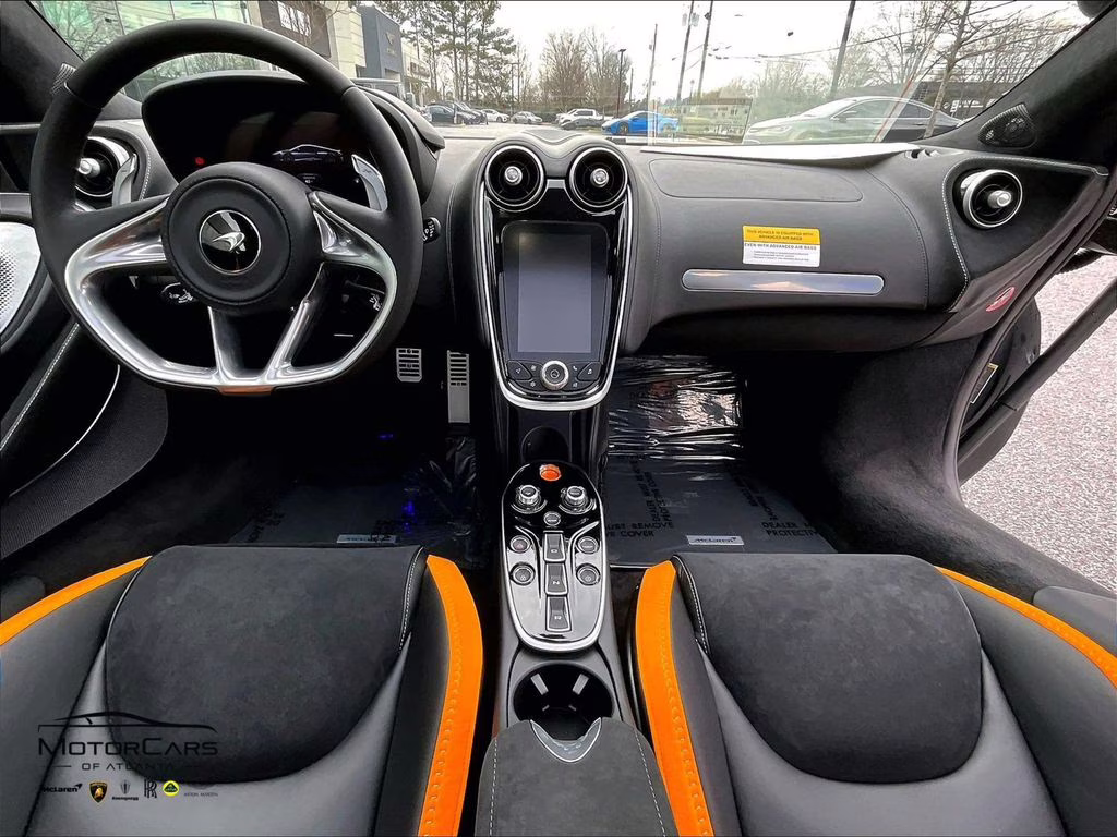 mph004_292924480_sbm22gca7tw003583_2026_mclaren_gts_plateaux_5_109366_93164764c2