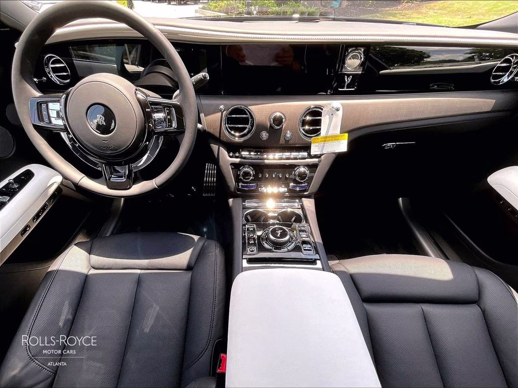 mph004_2943693233_sca23gz03vu236404_2027_rolls_royce_ghost_black_diamond_5_111455_8afaba048d