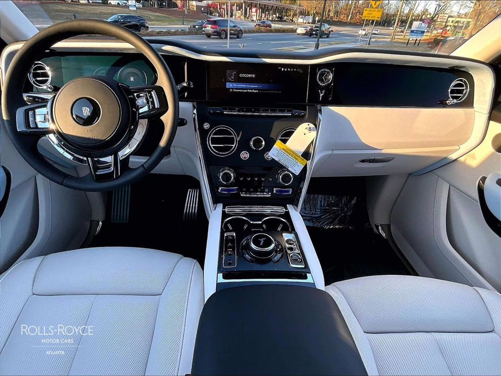 mph004_3141847177_sla13ha09tu234294_2026_rolls_royce_cullinan_monteverde_green_5_109367_b24e59f7a0