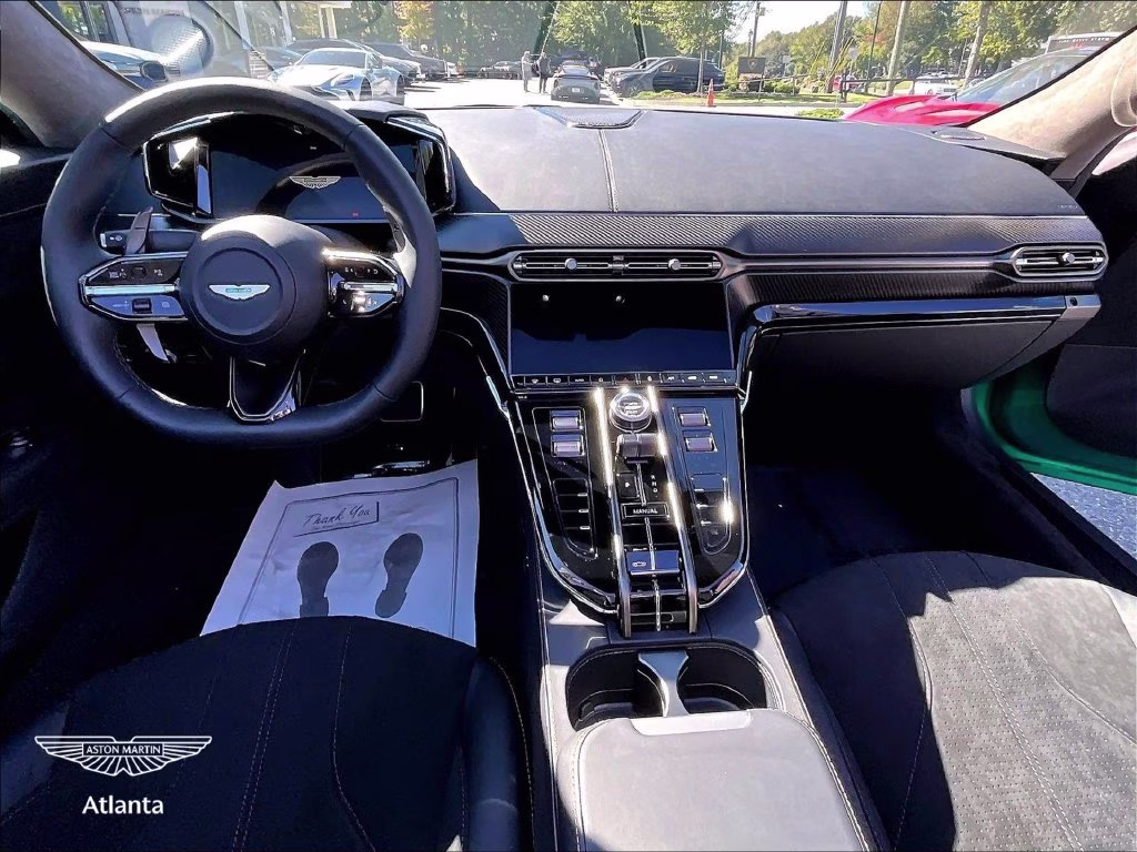 mph004_3761058400_scfsmgnw7tgp12764_2026_aston_martin_vantage_s_roadster_podium_green_5_114592_893e611058