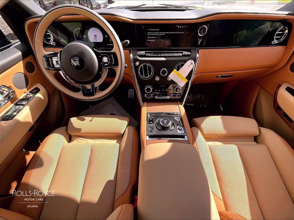 mph004_3831051725_sla23ha04vu236235_2027_rolls_royce_cullinan_midnight_sapphire_5_111757_94458487e6