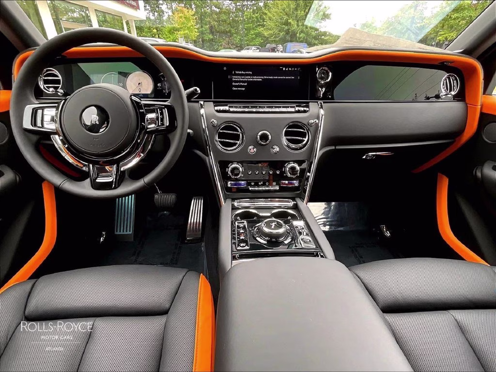 mph004_3962700326_sla23ha07vu237783_2027_rolls_royce_cullinan_english_white_5_114246_b1ec37e71f