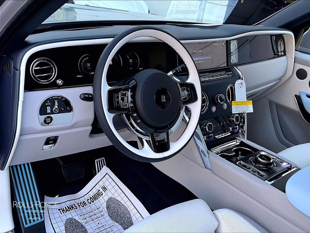 mph005_1122213605_sla13ha0xtu234675_2026_rolls_royce_cullinan_tempest_gray_6_109367_a06fdb5042