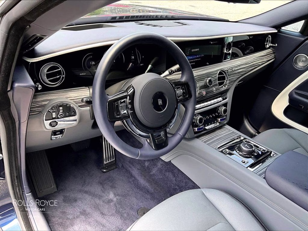 mph005_1354256705_scatk2c01tu232707_2026_rolls_royce_spectre_midnight_sapphire_6_112559_623b5c1899