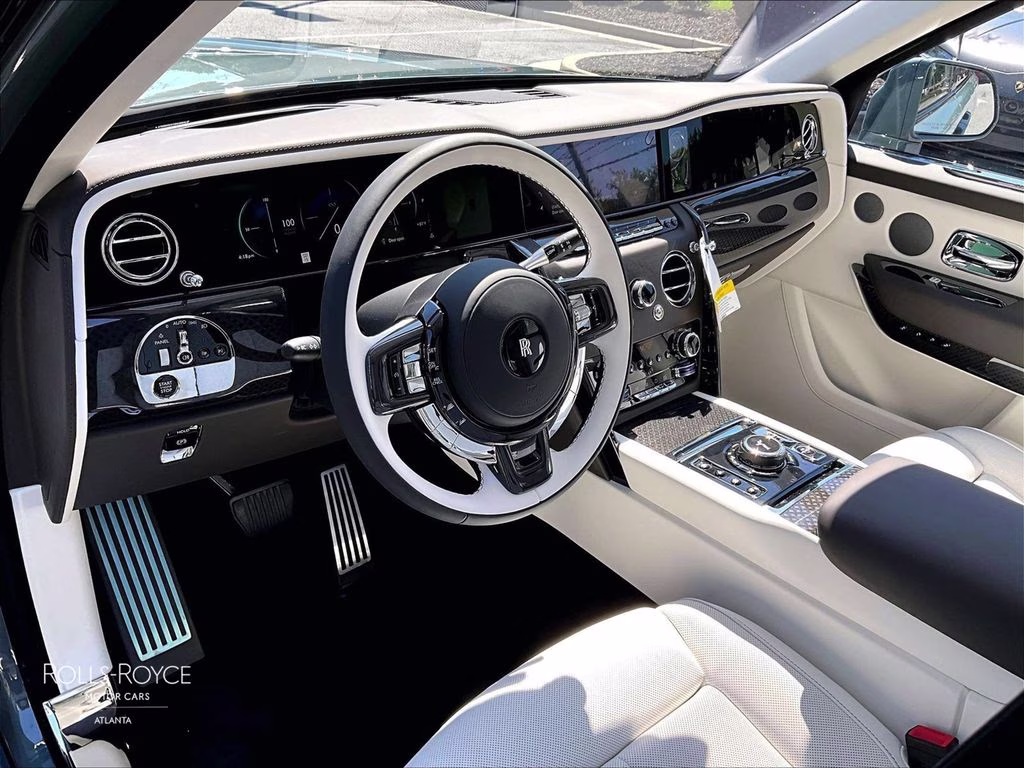 mph005_1399164114_sla33ha01vu236374_2027_rolls_royce_black_badge_cullinan_monteverde_6_111286_c49c851a14