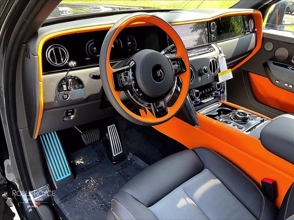 mph005_1412724612_sla23ha05vu236616_2027_rolls_royce_cullinan_darkest_tungsten_6_111719_0e256967c9