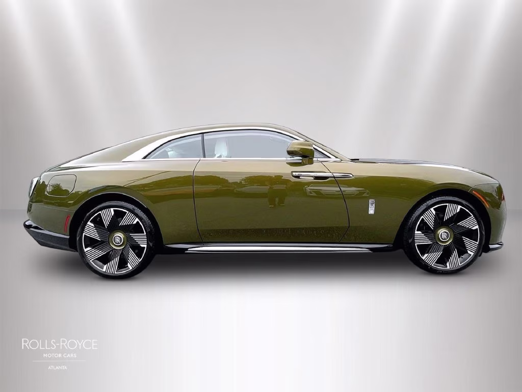 mph005_149670824_scatk2c06ru226233_2024_rolls_royce_spectre_two_tone_chartreuse_black_diamond_6_114358_bc08294117