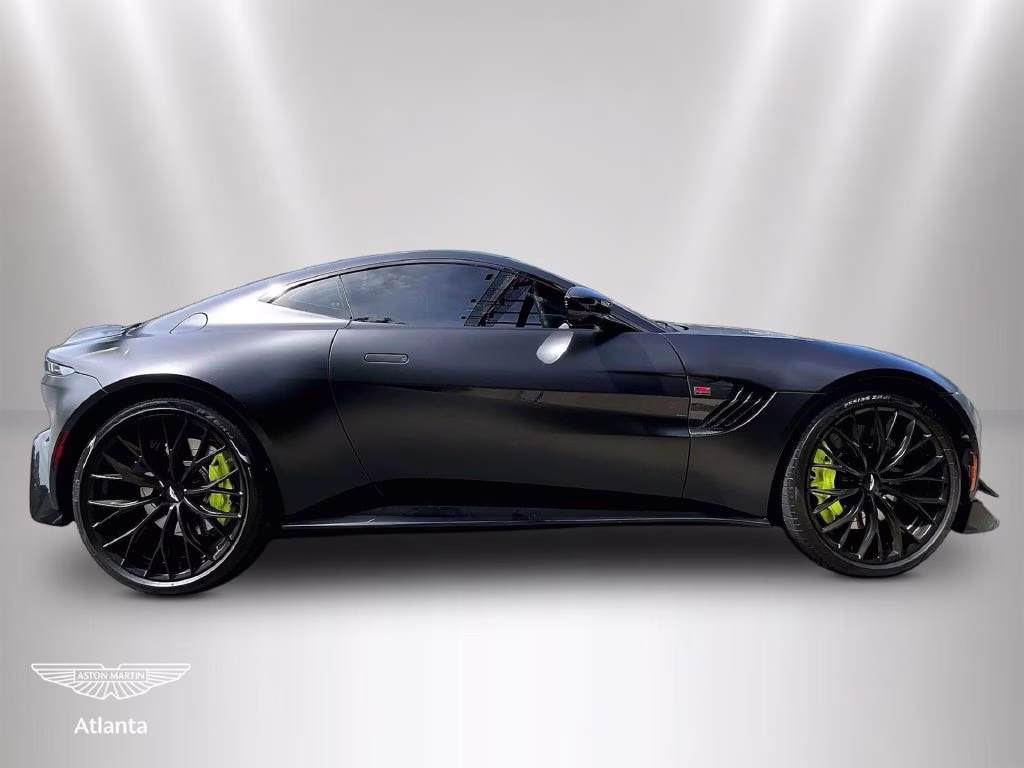 mph005_2302891838_scfsmgawxngn50203_2022_aston_martin_vantage_jet_black_6_114318_b0eb21095f