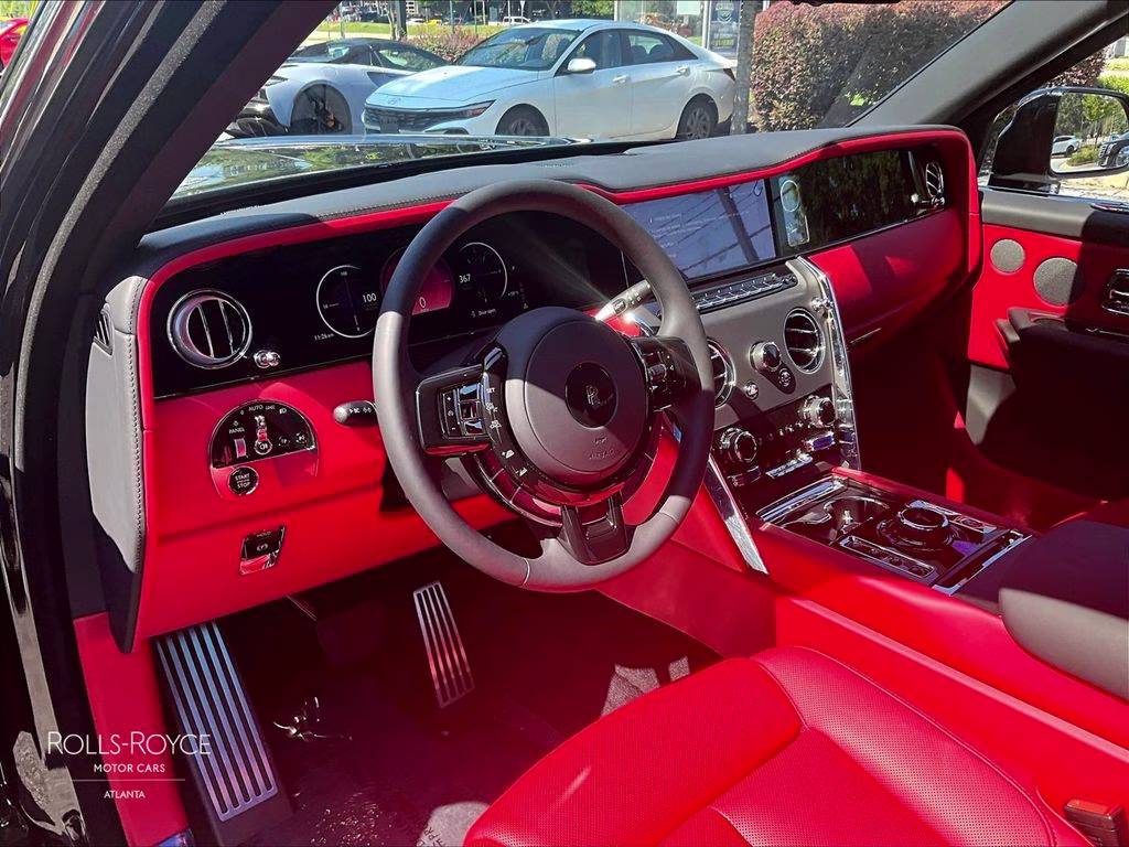 mph005_2449818614_sla23ha0xvu237504_2027_rolls_royce_cullinan_black_diamond_6_113417_f93cc7e6fe