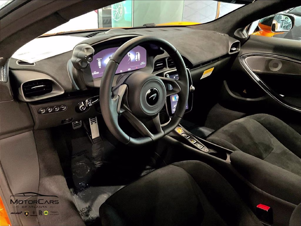 mph005_2770326837_sbm16aea3tw004112_2026_mclaren_artura_mclaren_orange_6_114270_b1ad223571