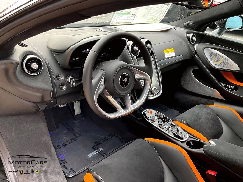 mph005_3268108690_sbm22gca7tw003583_2026_mclaren_gts_plateaux_6_109366_fbf32096ed