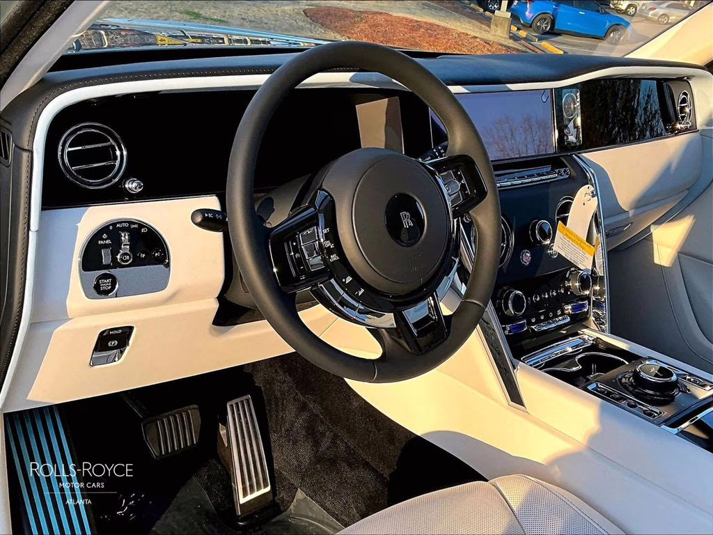 mph005_3335013841_sla13ha09tu234294_2026_rolls_royce_cullinan_monteverde_green_6_109367_697f80bf9f