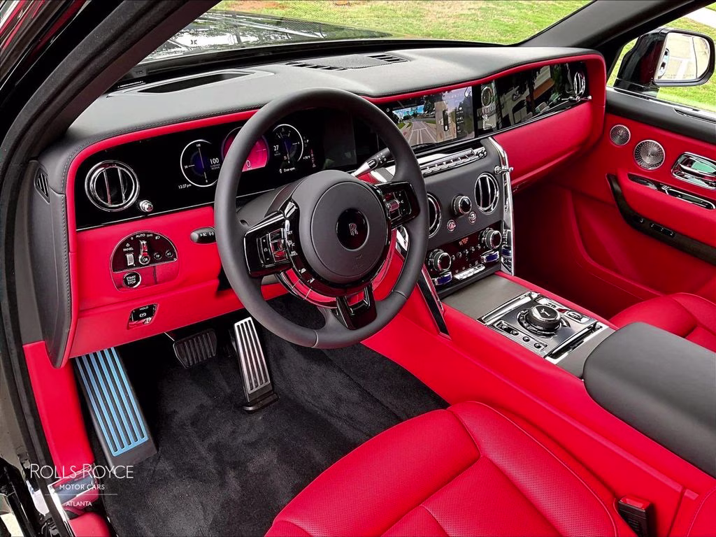 mph005_3593627992_sla23ha00vu236801_2027_rolls_royce_cullinan_black_diamond_6_111647_231737fcb5