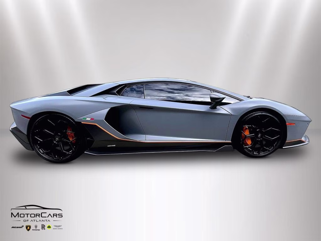 mph005_378706275_zhwup8zd0nla11131_2022_lamborghini_aventador_lp_780_4_ultimae_grigio_acheso_matt_6_112726_1a69345a8e