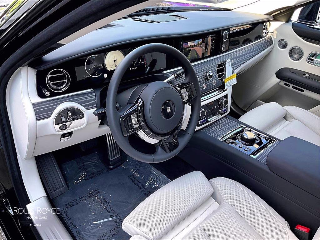 mph005_4285281536_sca23gz07vu236535_2027_rolls_royce_ghost_black_diamond_6_112746_fd9bbc1b7b