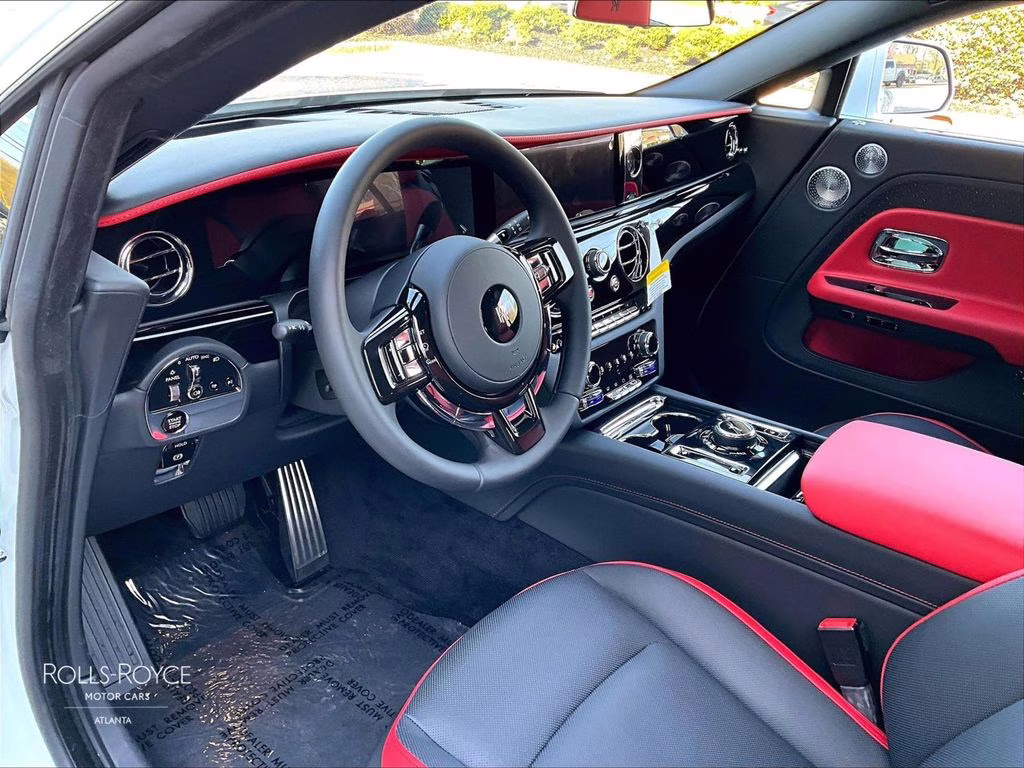 mph005_630225628_scatk2c00su227738_2025_rolls_royce_spectre_arctic_white_6_109366_b3a1b658aa