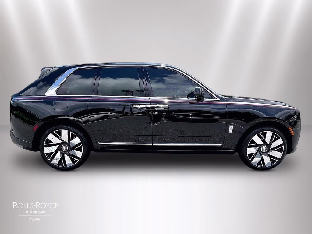 mph005_632080240_sla13ha08tu235405_2026_rolls_royce_cullinan_black_diamond_6_112822_bcabda4839