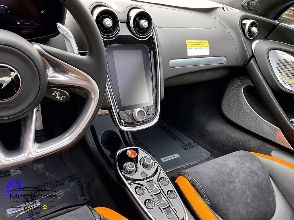 mph006_1775952374_sbm22gca7tw003583_2026_mclaren_gts_plateaux_7_109366_85a41cda92