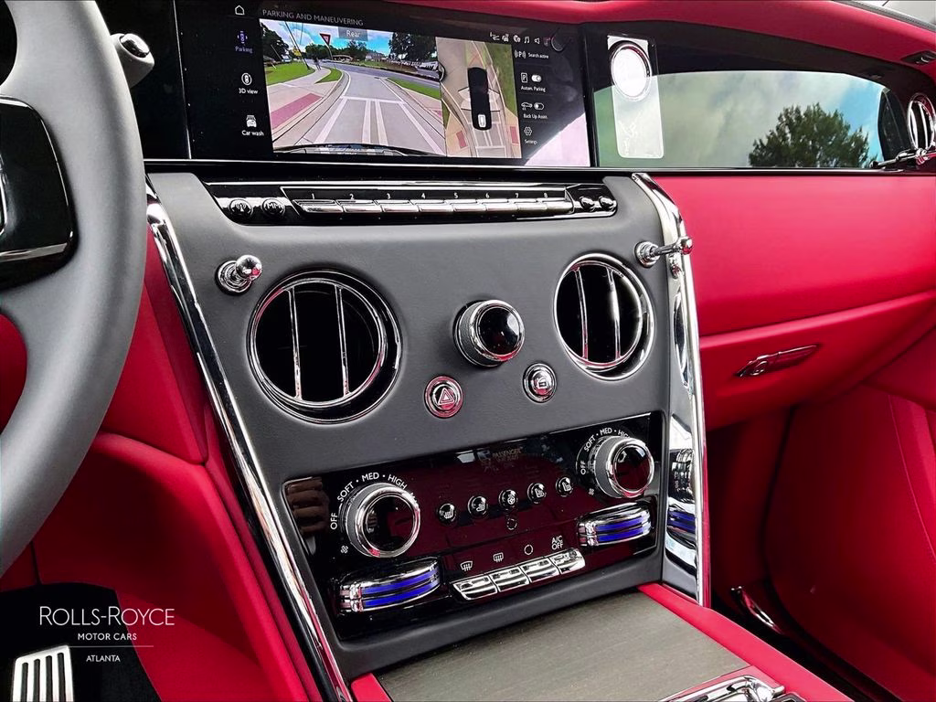 mph006_2184000125_sla23ha00vu236801_2027_rolls_royce_cullinan_black_diamond_7_111647_d649d5758f