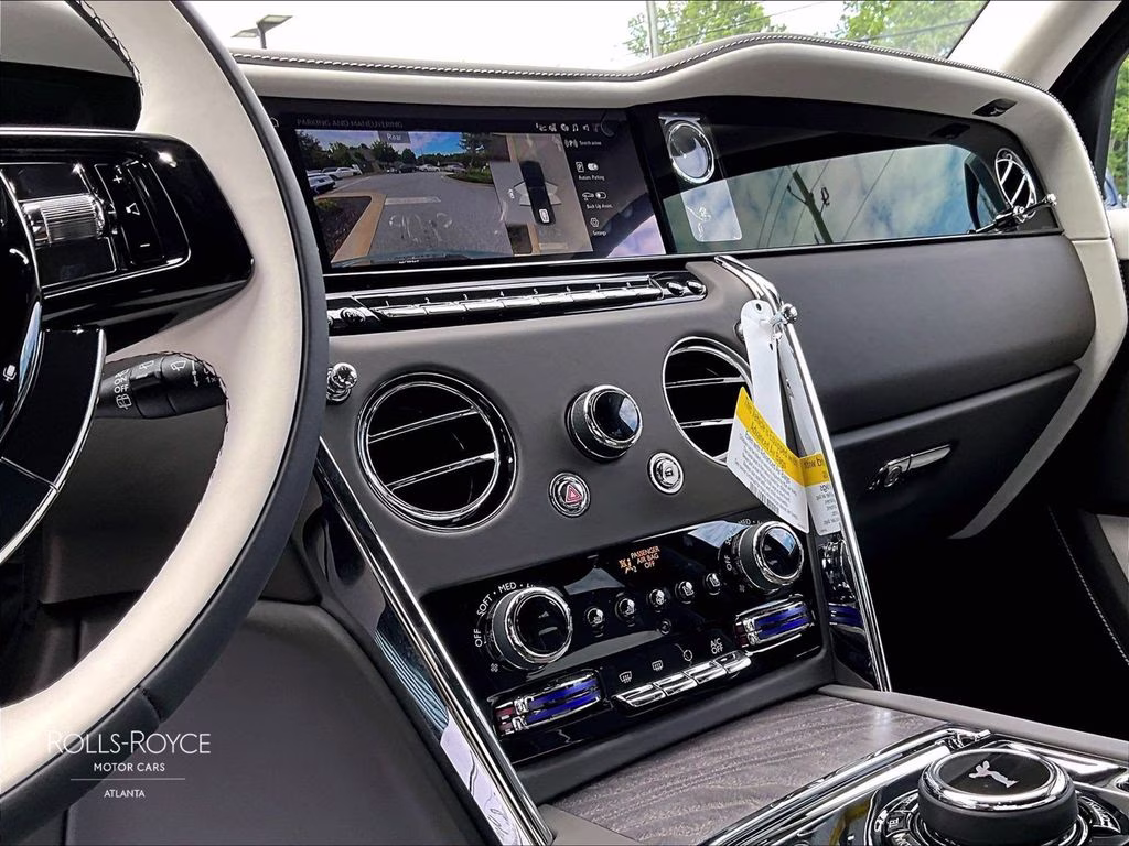 mph006_2495123855_sla23ha0xvu237132_2027_rolls_royce_cullinan_monteverde_7_112889_d39ac1dc35