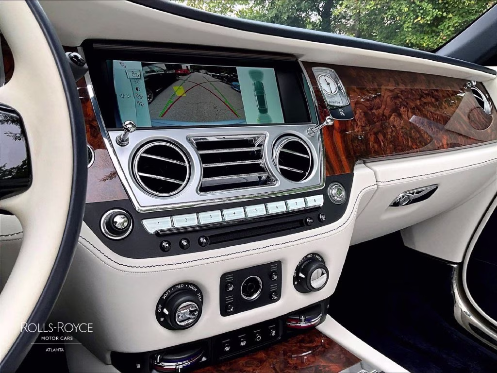 mph006_621709803_sca666d50hu107143_2017_rolls_royce_dawn_bespoke_lazuli_blue_7_113969_e5718d92dd