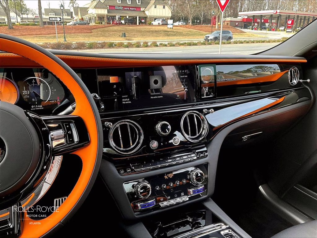 mph006_801308949_sca13gz01tu234045_2026_rolls_royce_ghost_black_diamond_7_109366_6b31577388