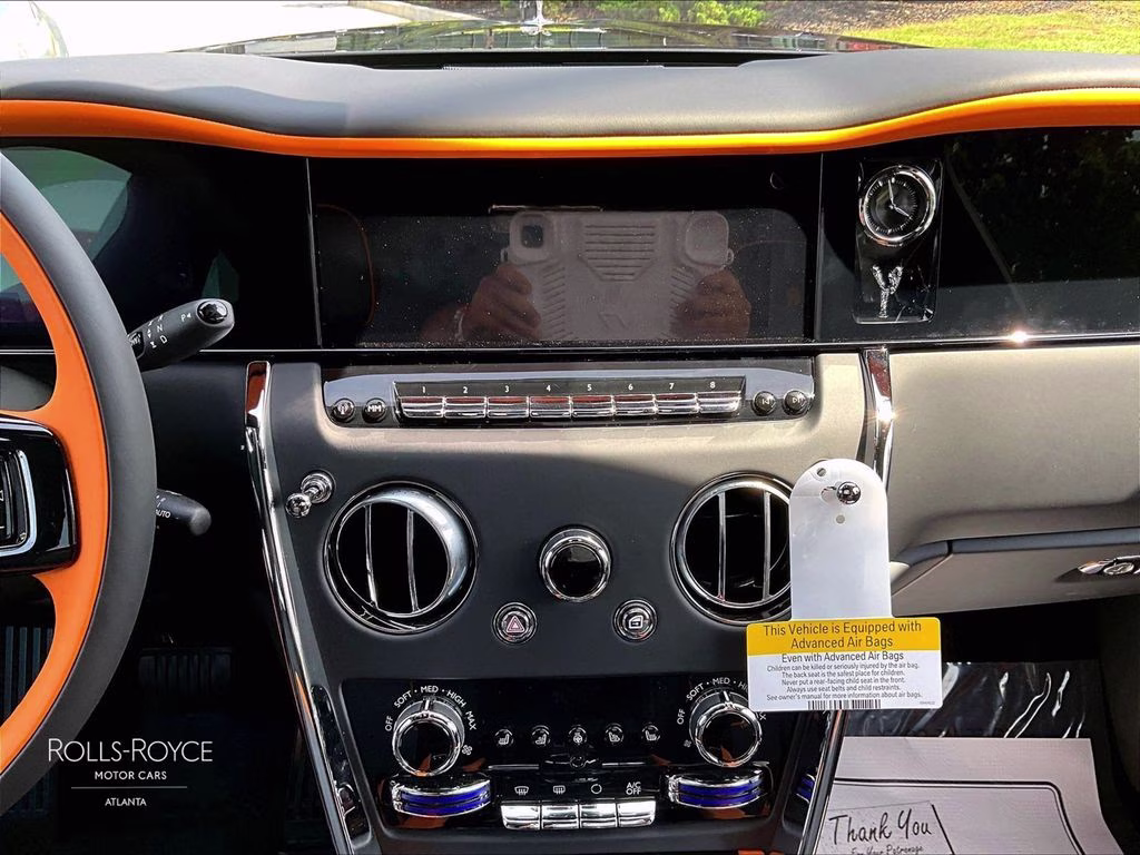 mph006_978639733_sla23ha05vu236616_2027_rolls_royce_cullinan_darkest_tungsten_7_111719_58d63bb0a2