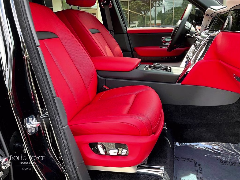 mph007_1027988542_sla13ha08tu235405_2026_rolls_royce_cullinan_black_diamond_8_112822_0bec8c82e8