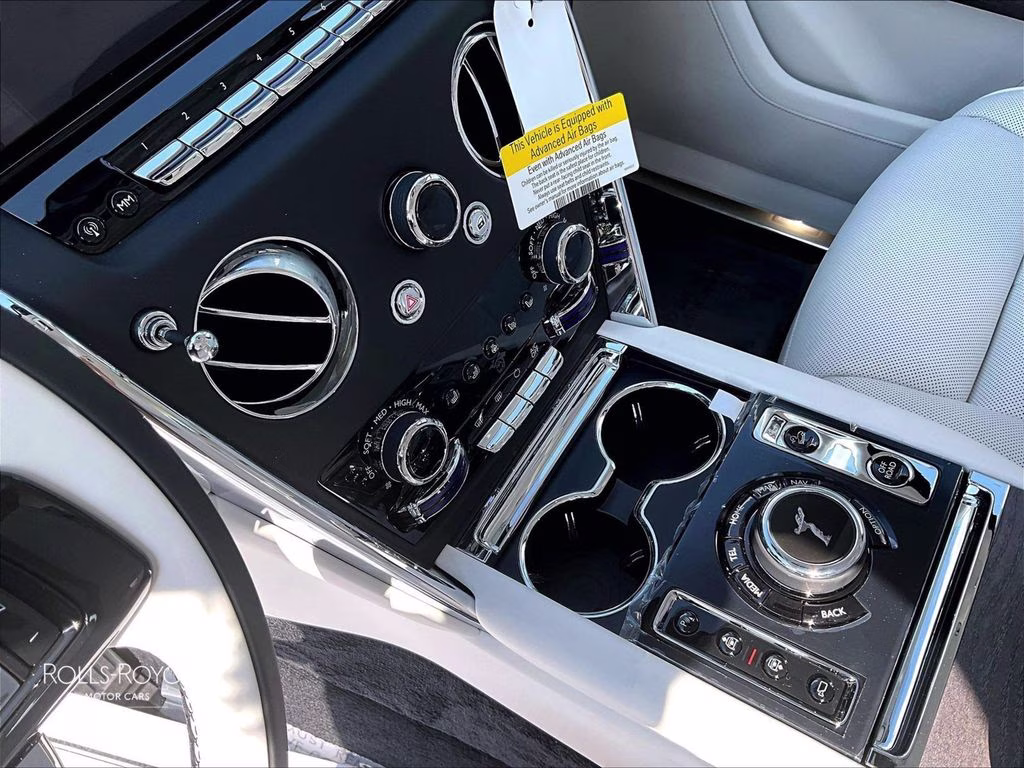 mph007_1163844200_sla23ha03vu236825_2027_rolls_royce_cullinan_wittering_blue_8_112055_8e9d0071e2