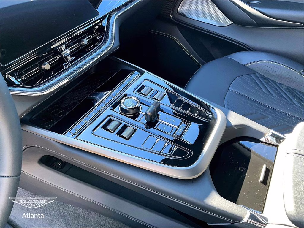 mph007_2005040108_sd7vujgw3ttv14163_2026_aston_martin_dbx_s_onyx_black_8_109367_75905b4a9b