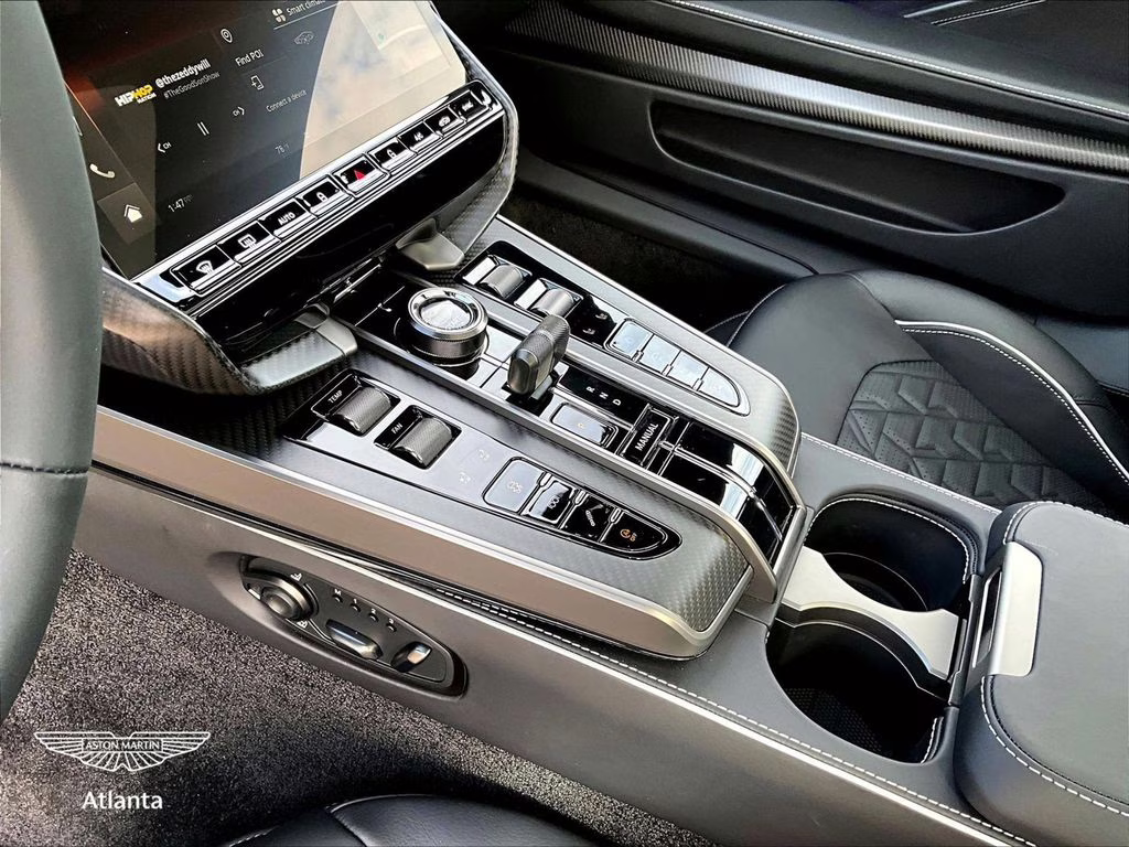 mph007_2457722432_scfumcev1tgj60848_2026_aston_martin_vanquish_v12_lightning_silver_8_109367_f4e3e5d022