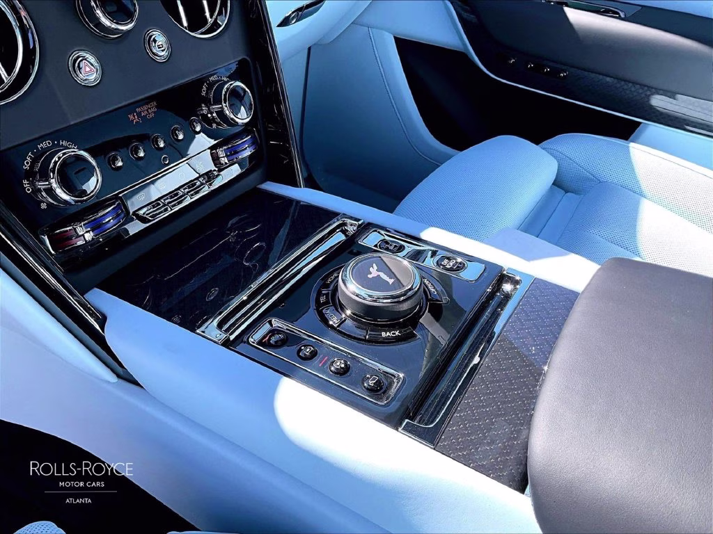 mph007_2612821996_sla33ha00vu237838_2027_rolls_royce_black_badge_cullinan_black_diamond_8_114262_7b58a4a793